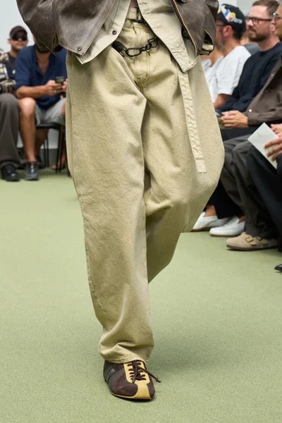 Look 90